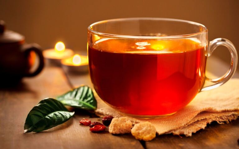 Čaj bez cukru je povoleným nápojem v pitné dietě